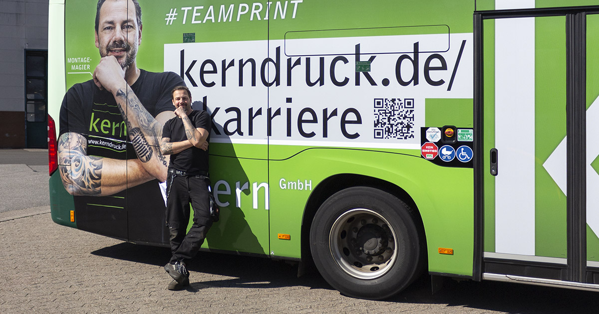 NVG-Bus mit Folienbeklebung der Kern Job-Kampagne